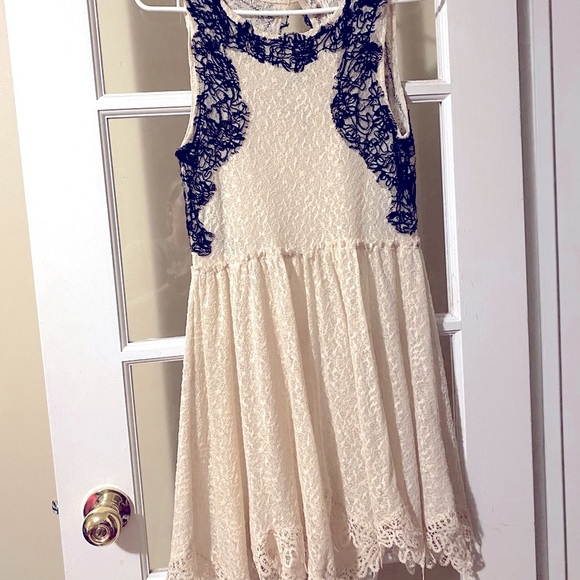 COPY - Free people lace slip Cream and black - Picture 1 of 7